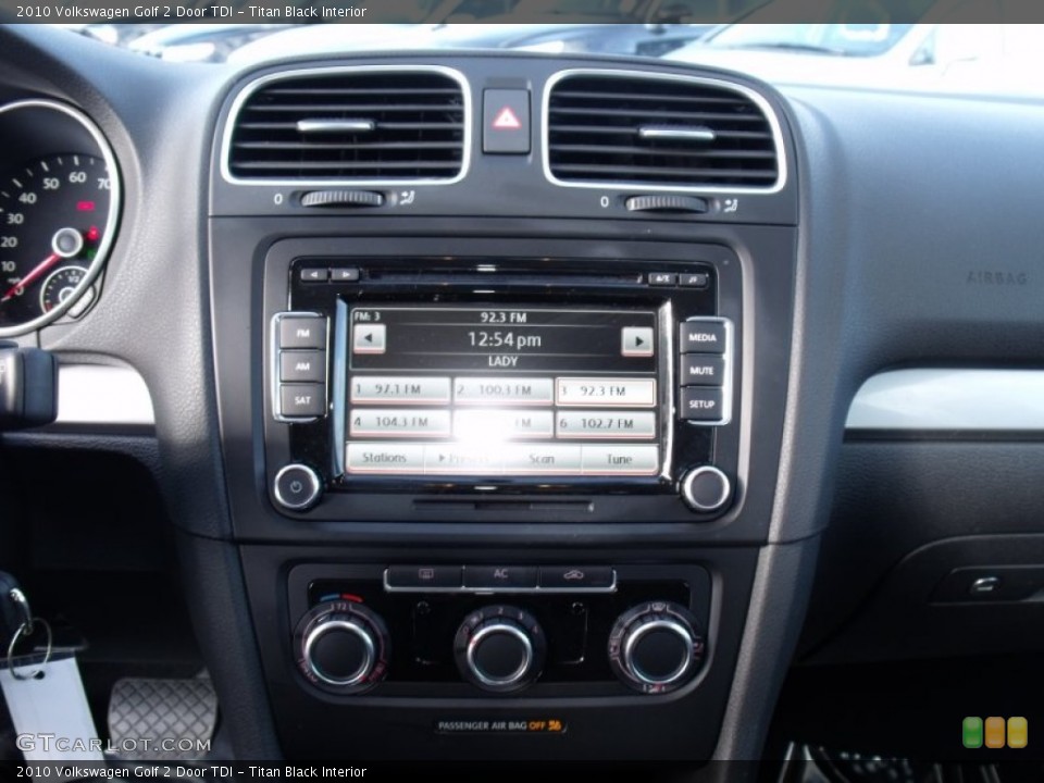 Titan Black Interior Controls for the 2010 Volkswagen Golf 2 Door TDI #59045998
