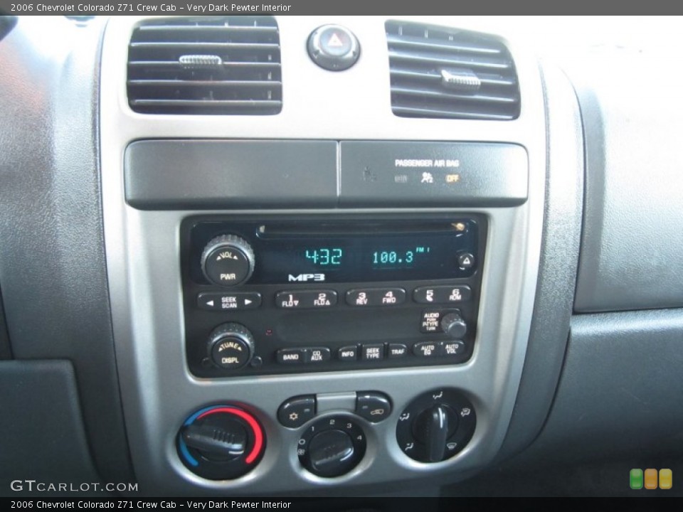 Very Dark Pewter Interior Controls for the 2006 Chevrolet Colorado Z71 Crew Cab #59055308