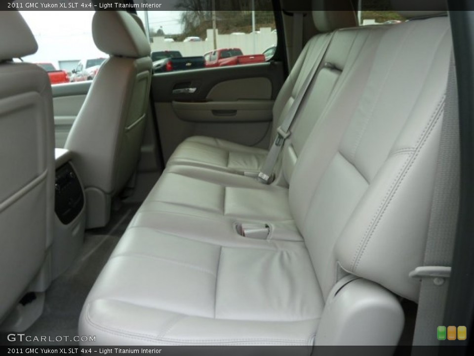 Light Titanium Interior Photo for the 2011 GMC Yukon XL SLT 4x4 #59057942