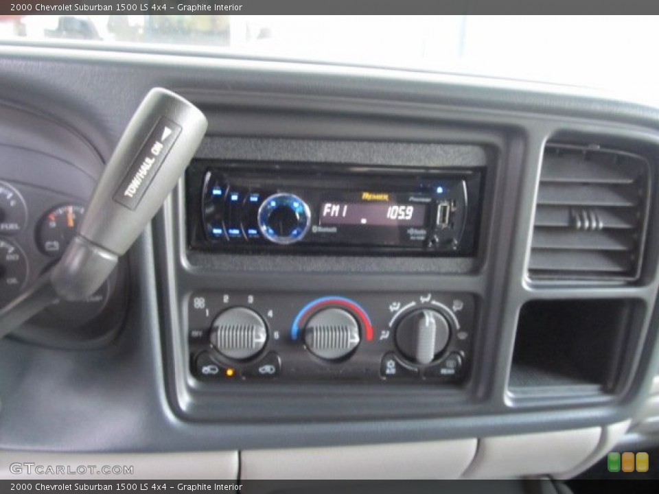 Graphite Interior Controls for the 2000 Chevrolet Suburban 1500 LS 4x4 #59063735