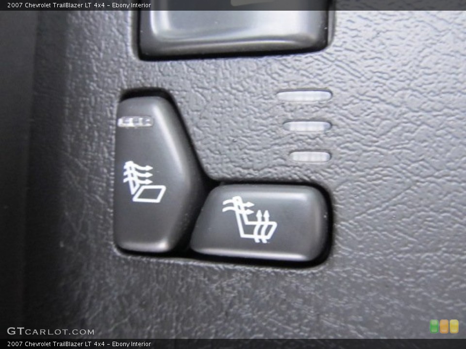 Ebony Interior Controls for the 2007 Chevrolet TrailBlazer LT 4x4 #59063968