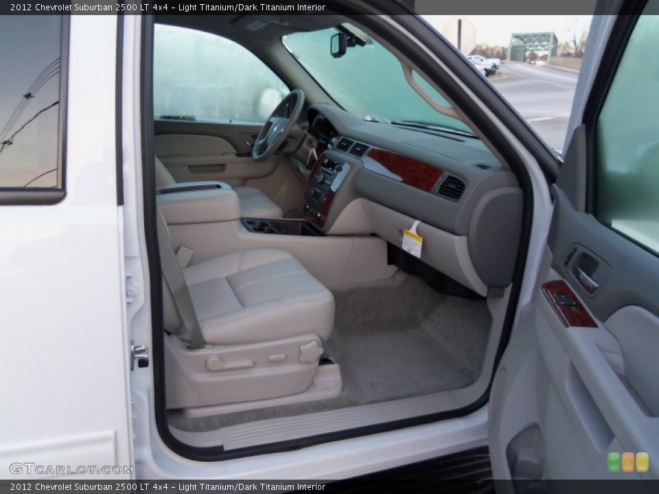 Light Titanium/Dark Titanium Interior Photo for the 2012 Chevrolet Suburban 2500 LT 4x4 #59077925