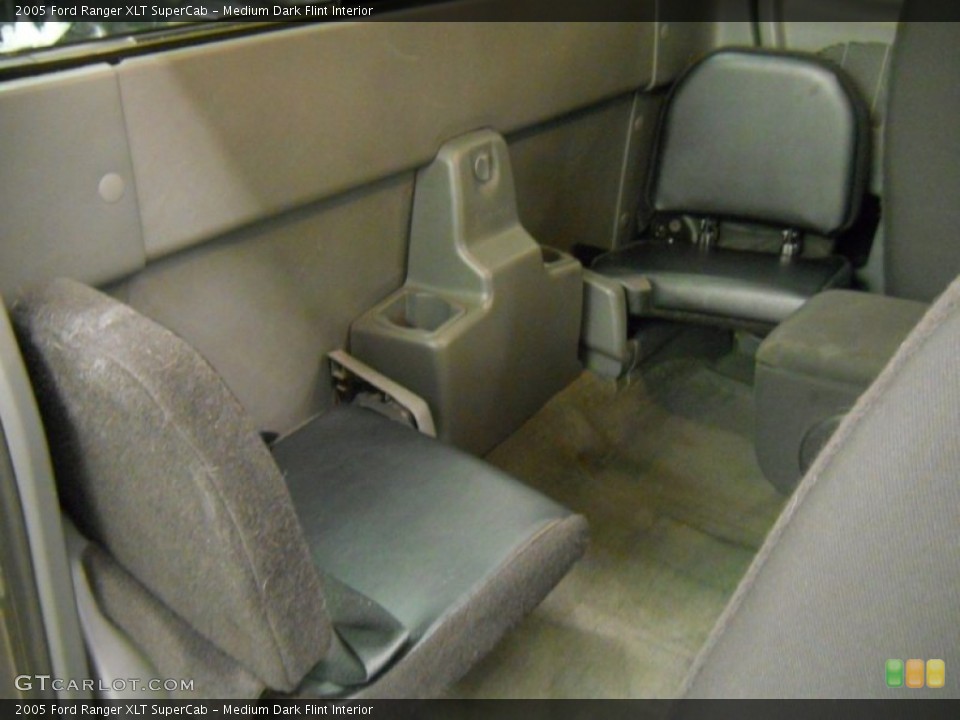 Medium Dark Flint Interior Photo for the 2005 Ford Ranger XLT SuperCab #59090357