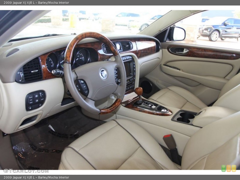 Barley/Mocha Interior Photo for the 2009 Jaguar XJ XJ8 L #59103650