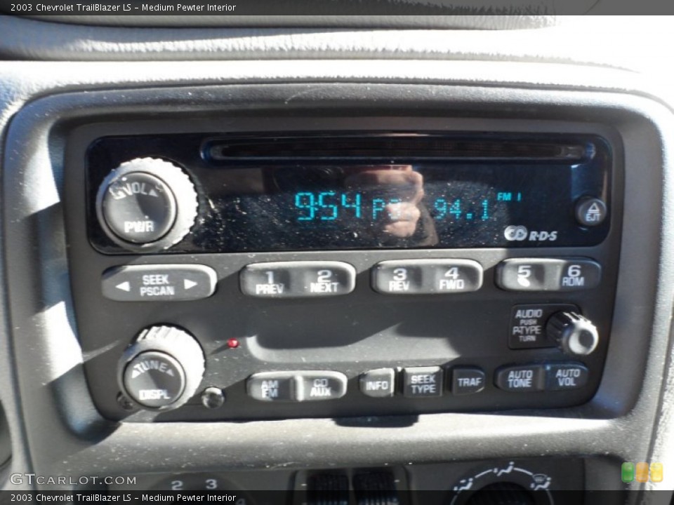 Medium Pewter Interior Audio System for the 2003 Chevrolet TrailBlazer LS #59108396