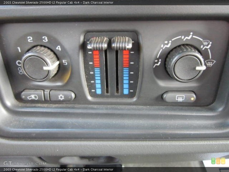 Dark Charcoal Interior Controls for the 2003 Chevrolet Silverado 2500HD LS Regular Cab 4x4 #59121017