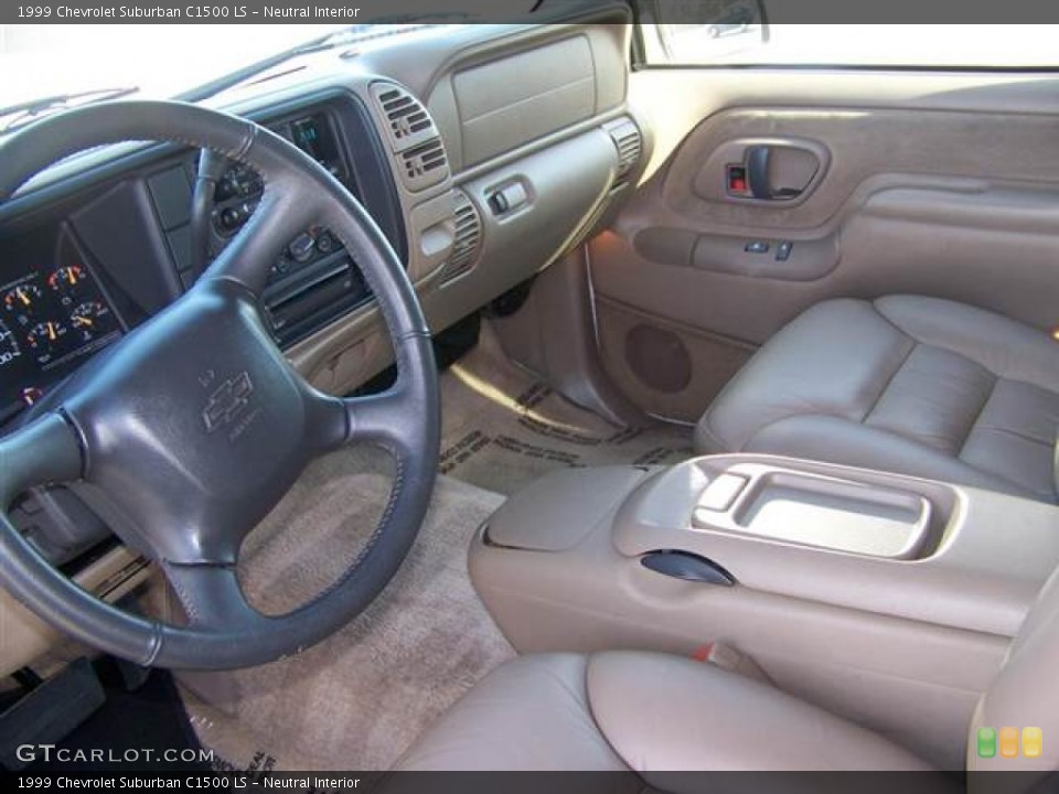 Neutral Interior Photo for the 1999 Chevrolet Suburban C1500 LS #59121906