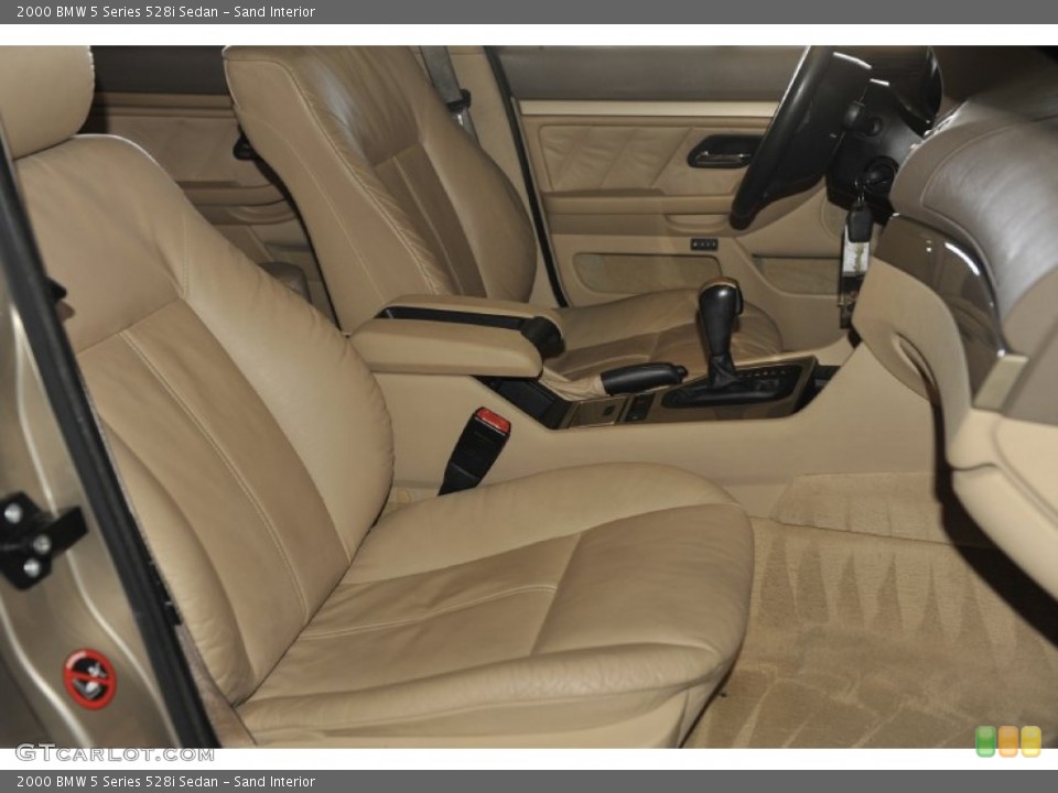 Sand Interior Photo for the 2000 BMW 5 Series 528i Sedan #59123319