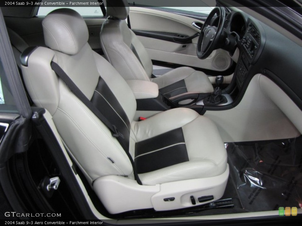 Parchment Interior Photo for the 2004 Saab 9-3 Aero Convertible #59128121