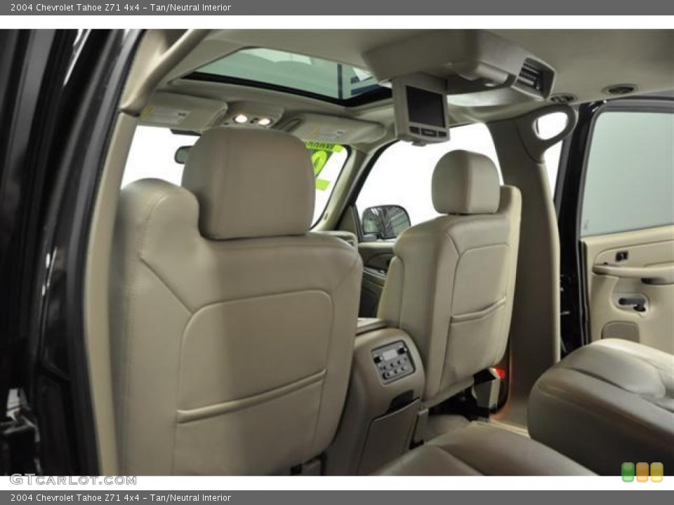 Tan/Neutral Interior Photo for the 2004 Chevrolet Tahoe Z71 4x4 #59131595