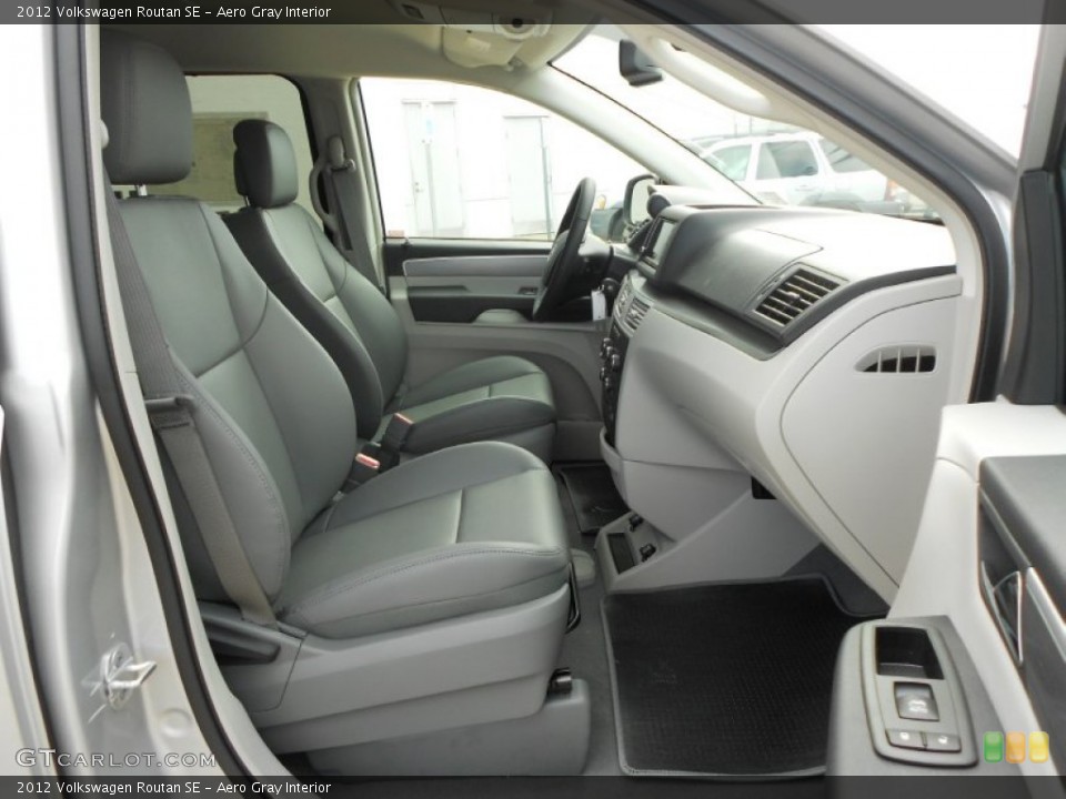 Aero Gray Interior Photo for the 2012 Volkswagen Routan SE #59134692