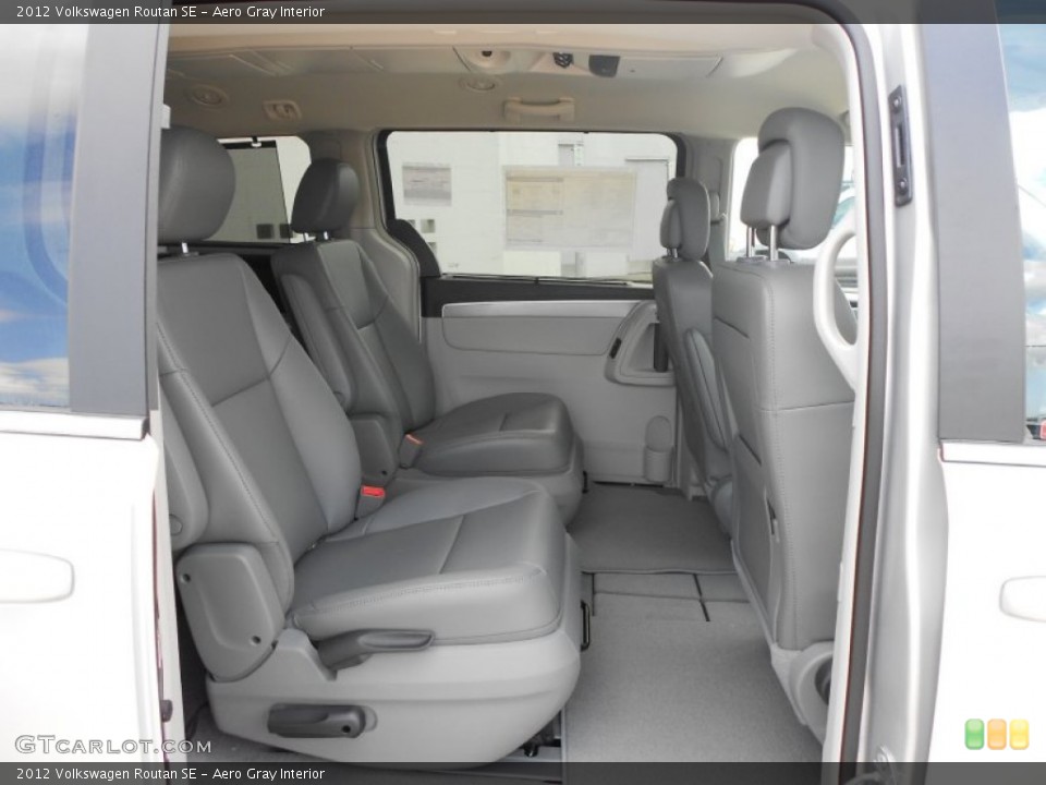 Aero Gray Interior Photo for the 2012 Volkswagen Routan SE #59134702