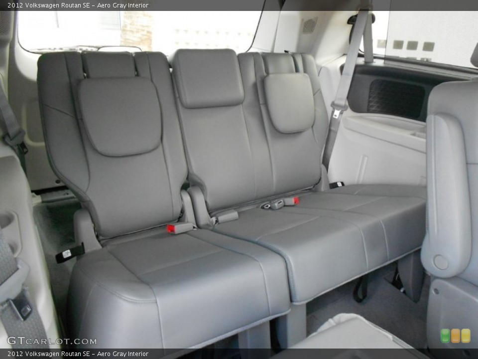 Aero Gray Interior Photo for the 2012 Volkswagen Routan SE #59134712