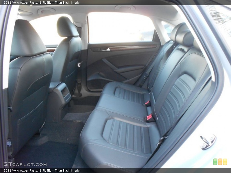 Titan Black Interior Photo for the 2012 Volkswagen Passat 2.5L SEL #59137434