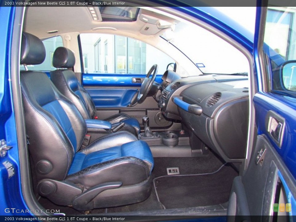 Black/Blue Interior Photo for the 2003 Volkswagen New Beetle GLS 1.8T Coupe #59145164