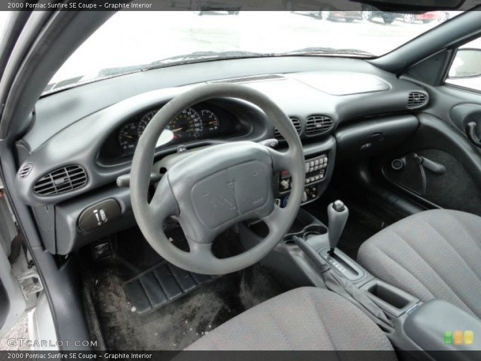 Graphite Interior Photo for the 2000 Pontiac Sunfire SE Coupe #59146268