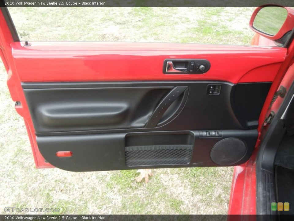 Black Interior Door Panel for the 2010 Volkswagen New Beetle 2.5 Coupe #59165348