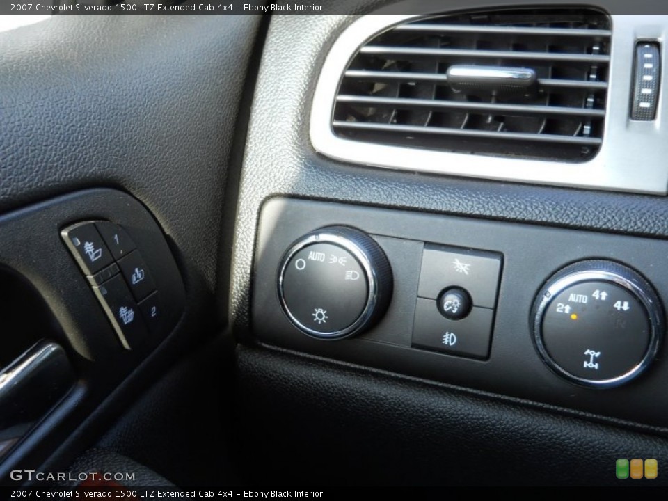 Ebony Black Interior Controls for the 2007 Chevrolet Silverado 1500 LTZ Extended Cab 4x4 #59167367