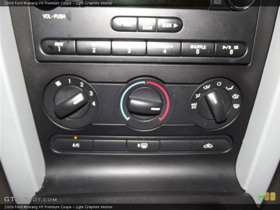 Light Graphite Interior Controls for the 2009 Ford Mustang V6 Premium Coupe #59172874