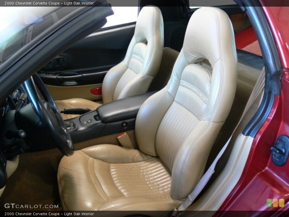 Light Oak Interior Photo for the 2000 Chevrolet Corvette Coupe #59180468