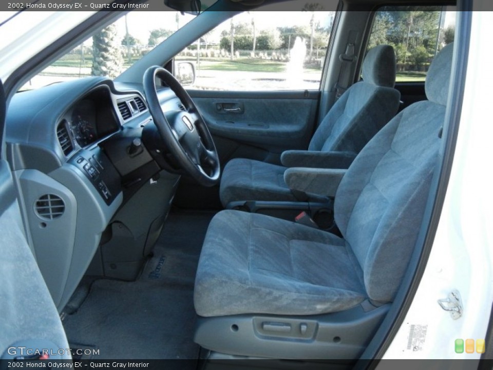 Quartz Gray Interior Photo for the 2002 Honda Odyssey EX #59188196