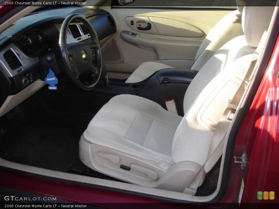 Neutral Interior Photo for the 2006 Chevrolet Monte Carlo LT #59190383