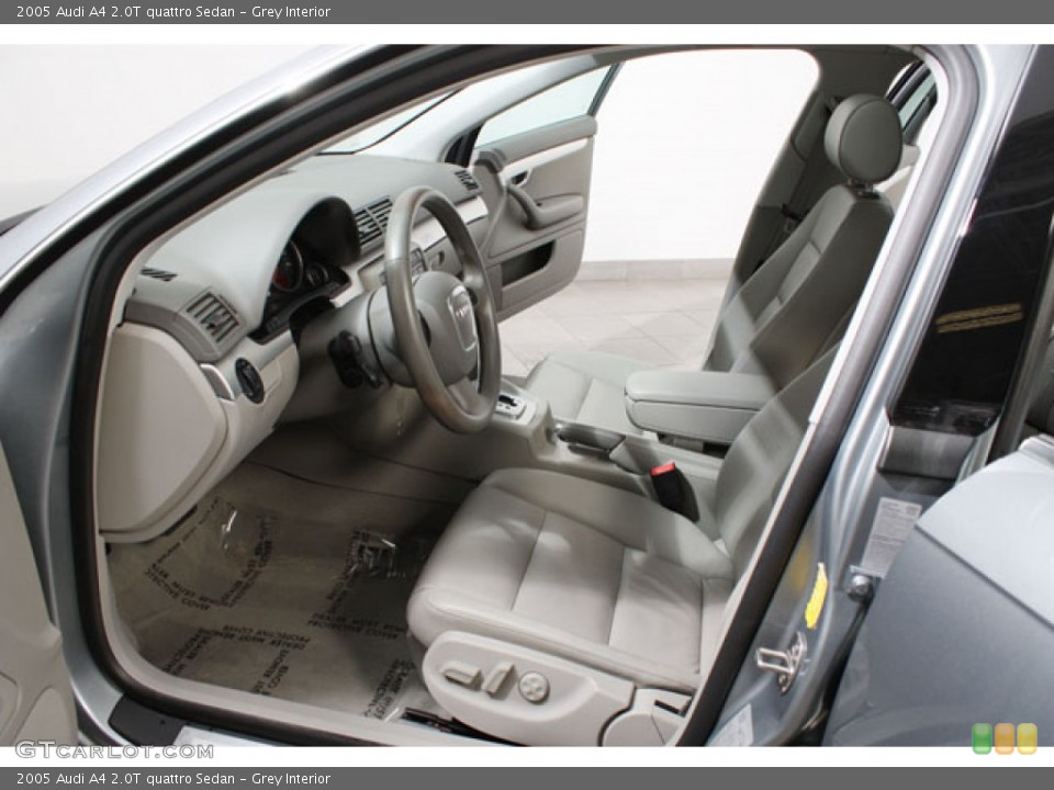 Grey Interior Photo for the 2005 Audi A4 2.0T quattro Sedan #59207186