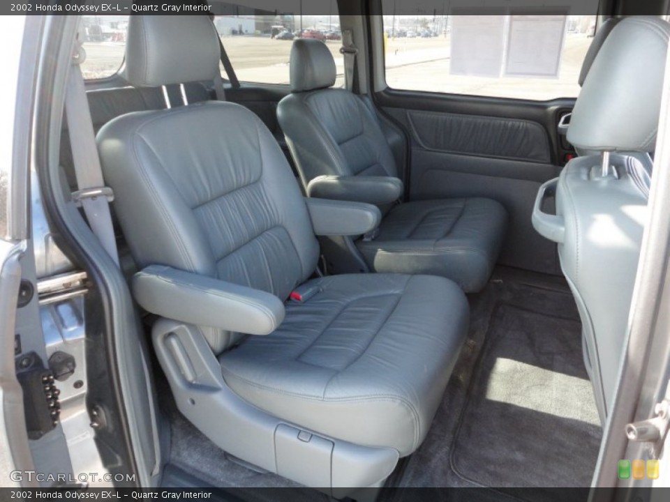 Quartz Gray Interior Photo for the 2002 Honda Odyssey EX-L #59230071