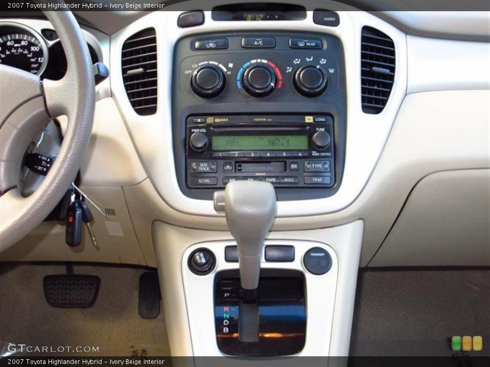 Ivory Beige Interior Controls for the 2007 Toyota Highlander Hybrid #59291274
