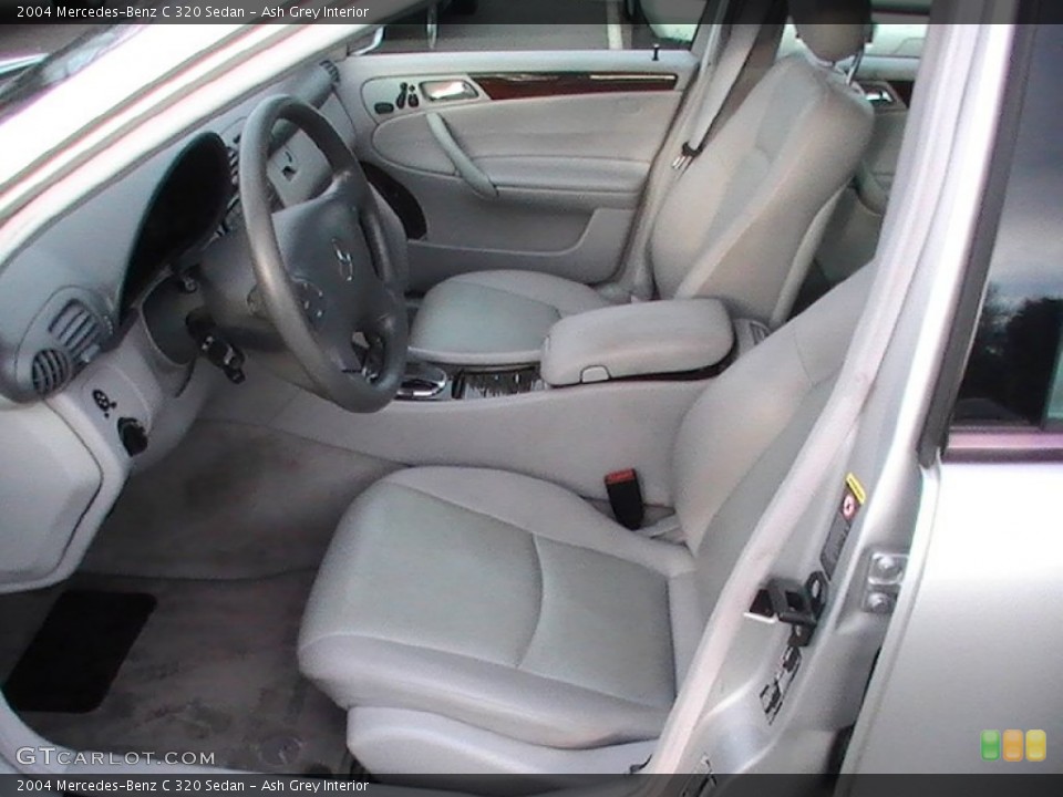 Ash Grey Interior Photo for the 2004 Mercedes-Benz C 320 Sedan #59303381