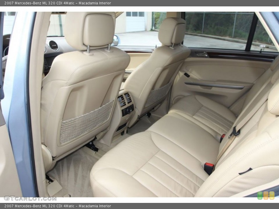 Macadamia Interior Photo for the 2007 Mercedes-Benz ML 320 CDI 4Matic #59303801