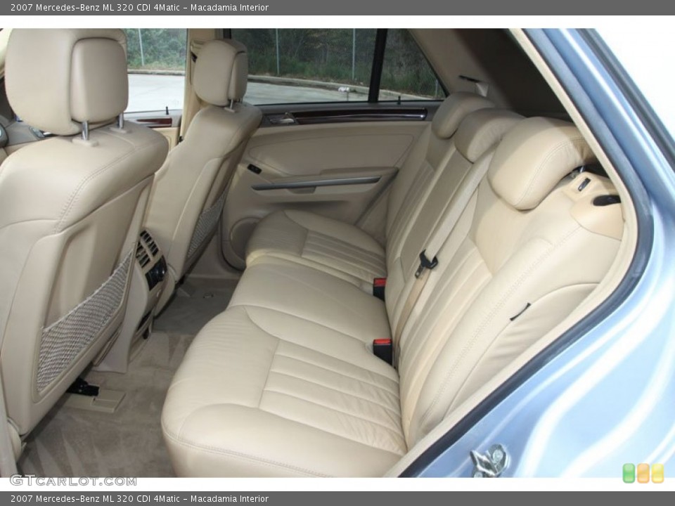 Macadamia Interior Photo for the 2007 Mercedes-Benz ML 320 CDI 4Matic #59303810