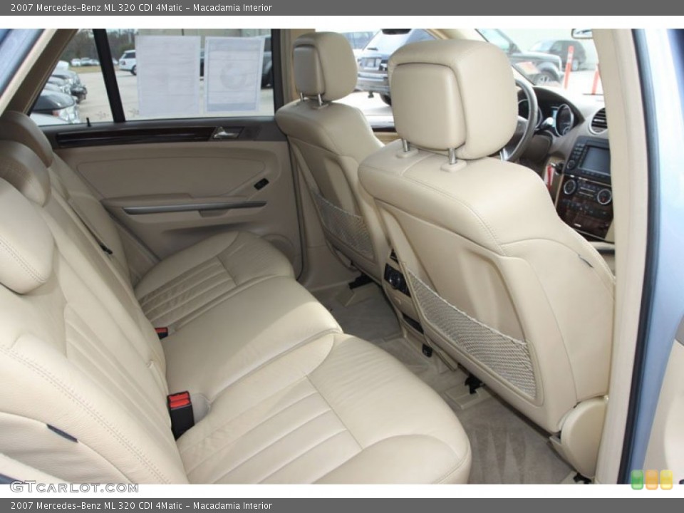 Macadamia Interior Photo for the 2007 Mercedes-Benz ML 320 CDI 4Matic #59303956