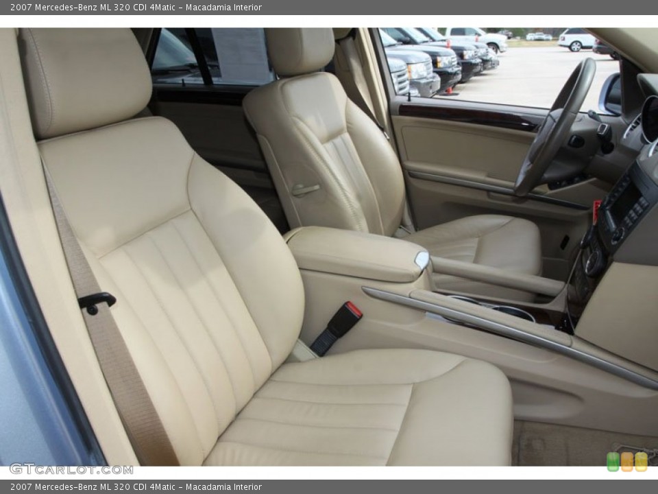 Macadamia Interior Photo for the 2007 Mercedes-Benz ML 320 CDI 4Matic #59304008