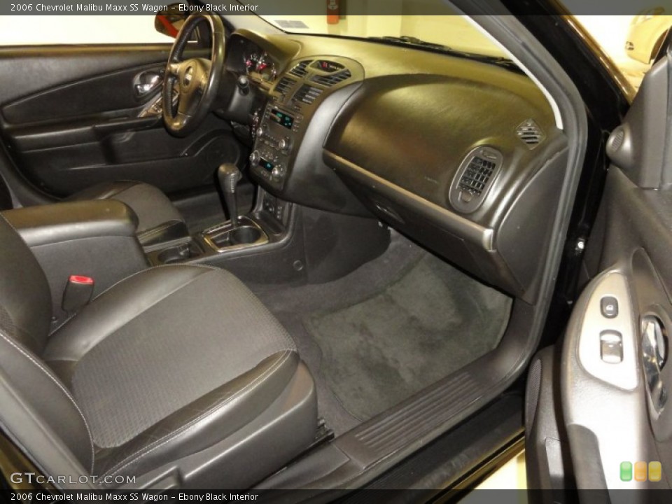 Ebony Black Interior Dashboard for the 2006 Chevrolet Malibu Maxx SS Wagon #59311259