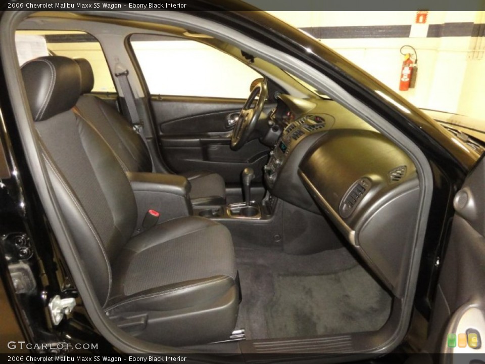 Ebony Black Interior Photo for the 2006 Chevrolet Malibu Maxx SS Wagon #59311271