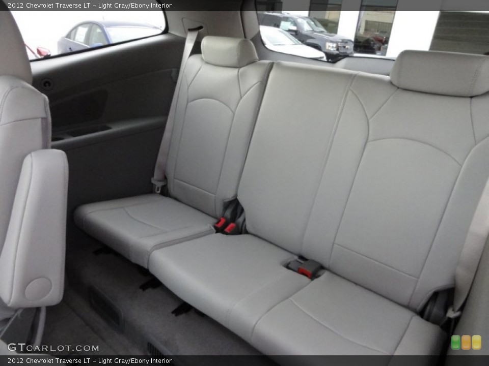 Light Gray/Ebony Interior Photo for the 2012 Chevrolet Traverse LT #59311609