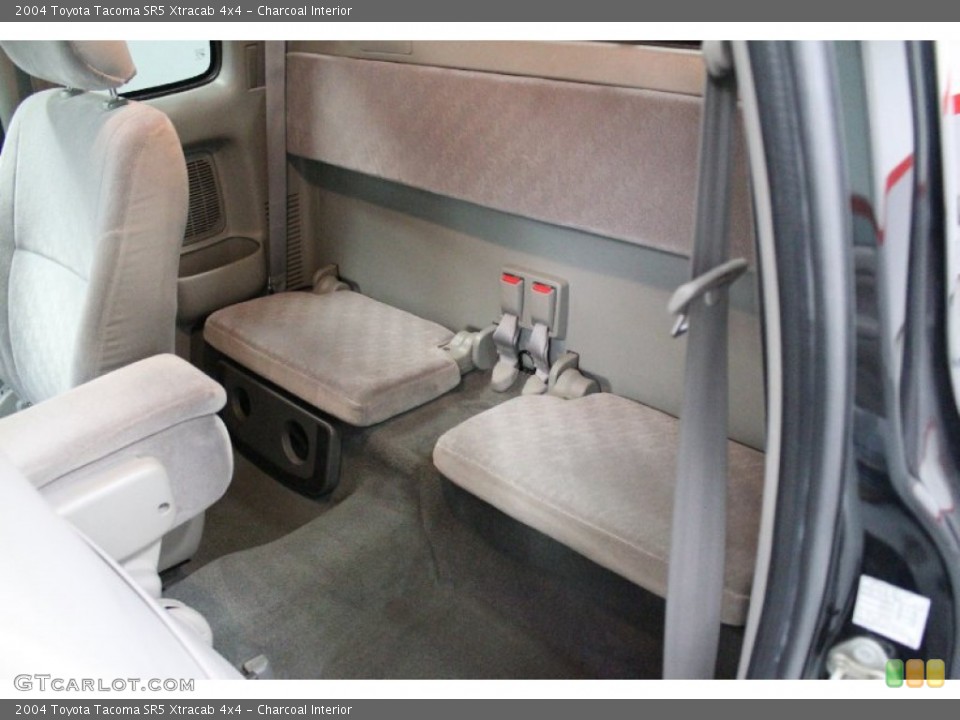 Charcoal Interior Photo for the 2004 Toyota Tacoma SR5 Xtracab 4x4 #59324315