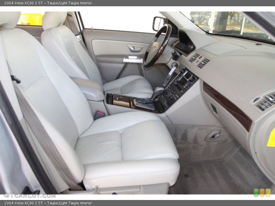Taupe/Light Taupe Interior Photo for the 2004 Volvo XC90 2.5T #59325695