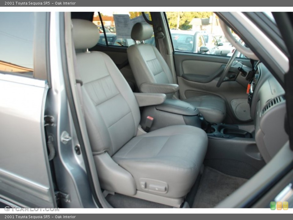 Oak Interior Photo for the 2001 Toyota Sequoia SR5 #59336053