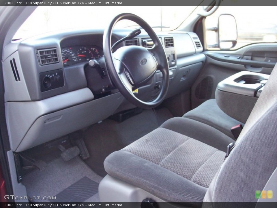 Medium Flint Interior Photo for the 2002 Ford F350 Super Duty XLT SuperCab 4x4 #59341517