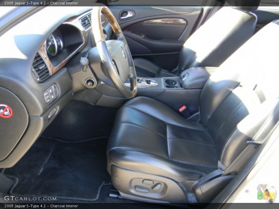 Charcoal Interior Photo for the 2005 Jaguar S-Type 4.2 #59343154