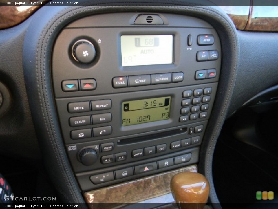 Charcoal Interior Controls for the 2005 Jaguar S-Type 4.2 #59343190