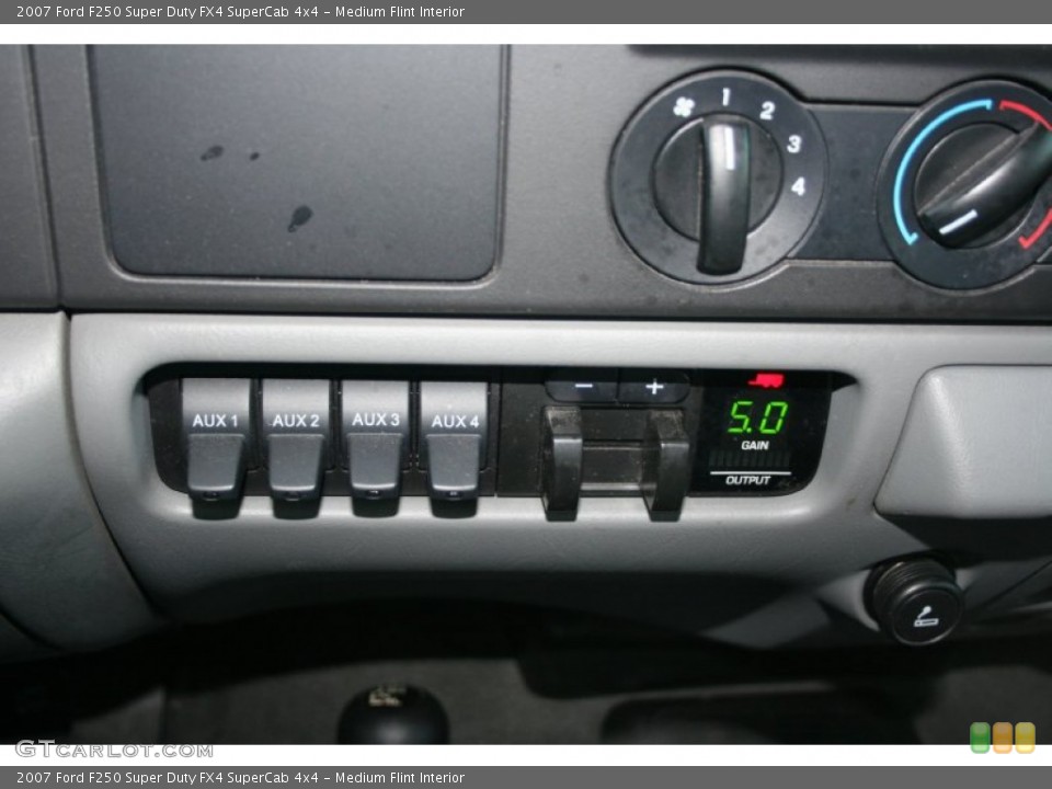 Medium Flint Interior Controls for the 2007 Ford F250 Super Duty FX4 SuperCab 4x4 #59343652