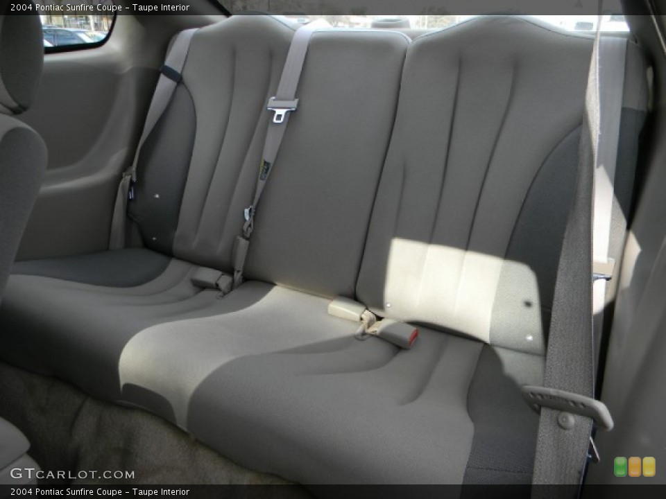 Taupe Interior Photo for the 2004 Pontiac Sunfire Coupe #59368161