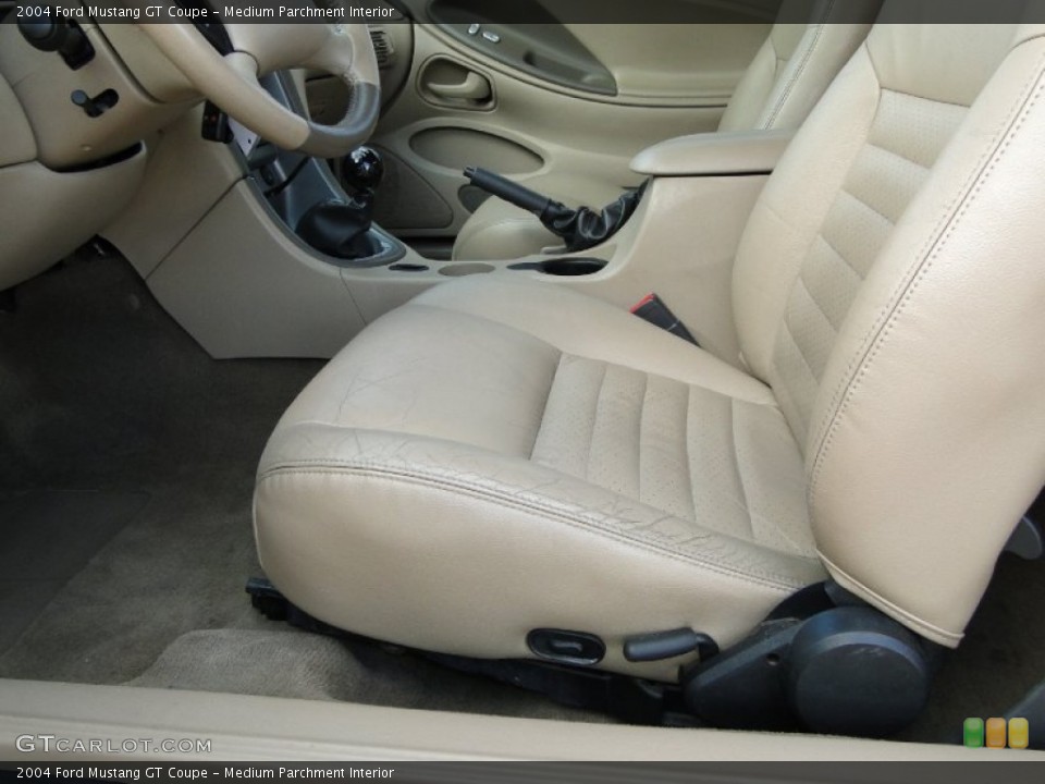 Medium Parchment Interior Photo for the 2004 Ford Mustang GT Coupe #59396657
