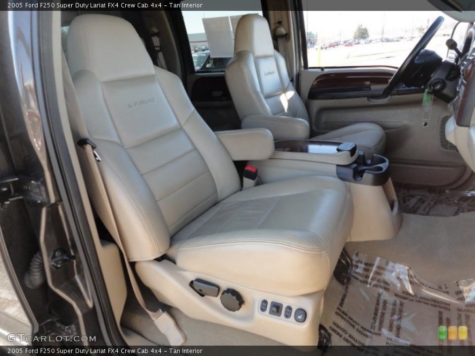 Tan Interior Photo for the 2005 Ford F250 Super Duty Lariat FX4 Crew Cab 4x4 #59405114