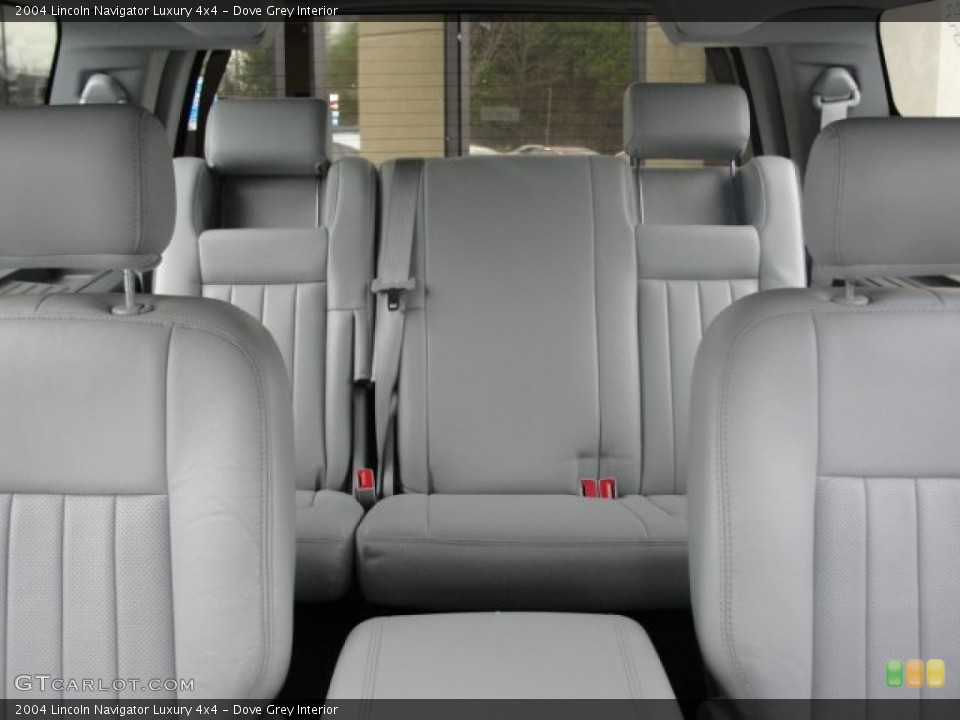 Dove Grey Interior Controls for the 2004 Lincoln Navigator Luxury 4x4 #59409434