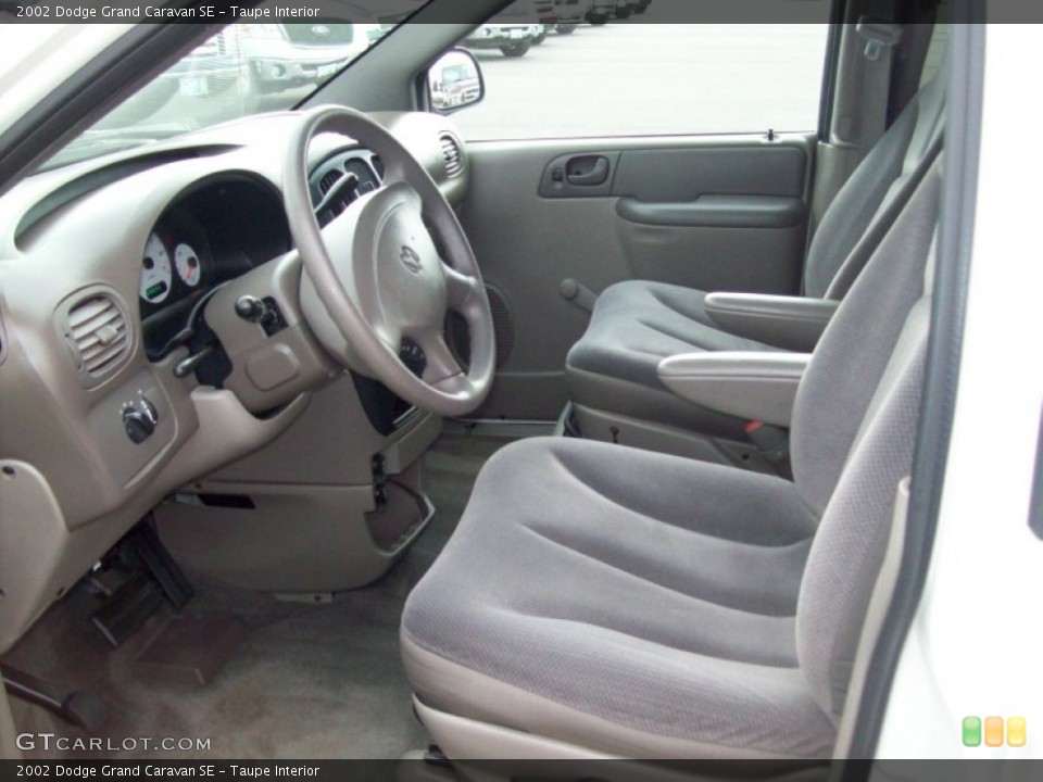 Taupe Interior Photo for the 2002 Dodge Grand Caravan SE #59423995