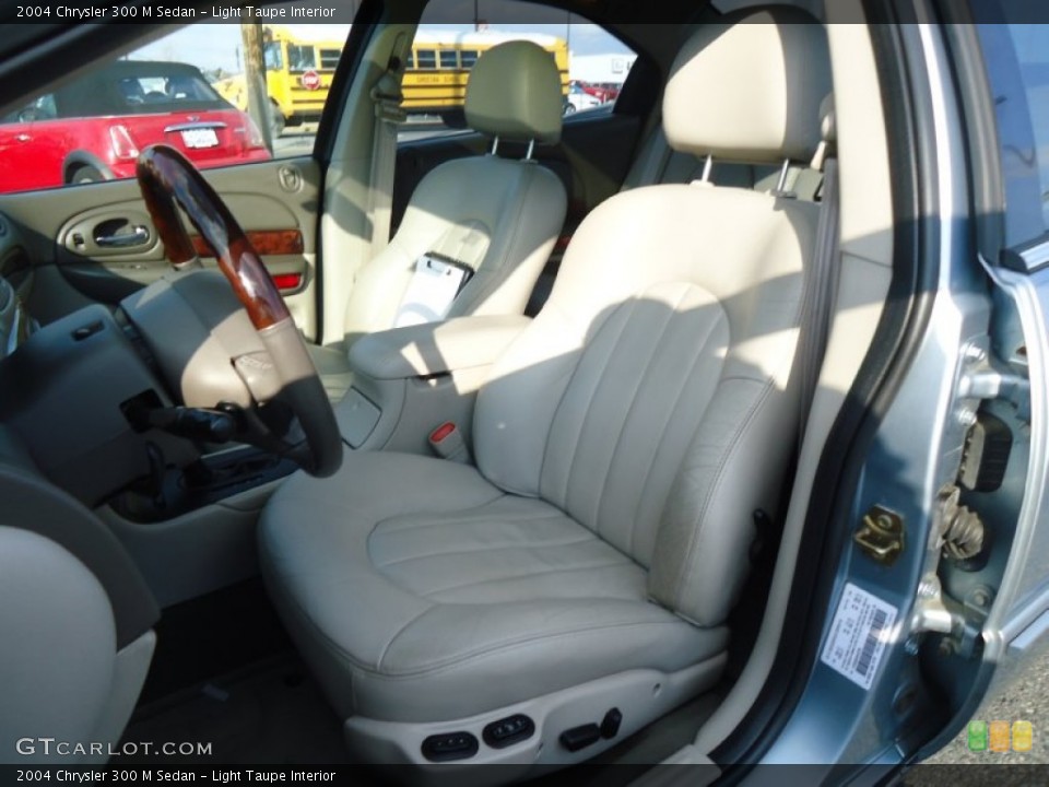 Light Taupe Interior Photo for the 2004 Chrysler 300 M Sedan #59439299